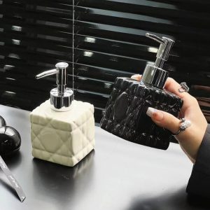 distributeur de shampoing luxe