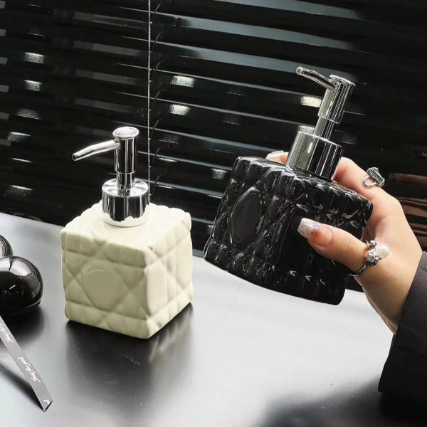 distributeur de shampoing luxe