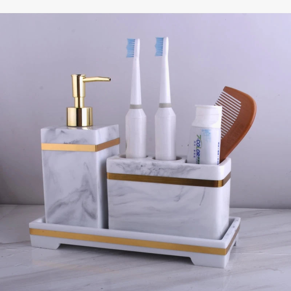 bouteilles de lotion salle de bain