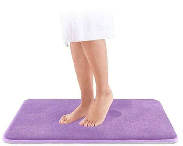 tapis salle de bain mauve élégant